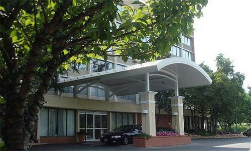 Holiday Inn Monticello 01.[1]